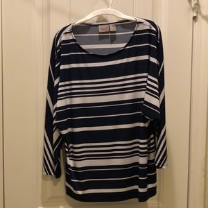 Chico’s navy and white top with slit sleeves. Chico’s size 1.